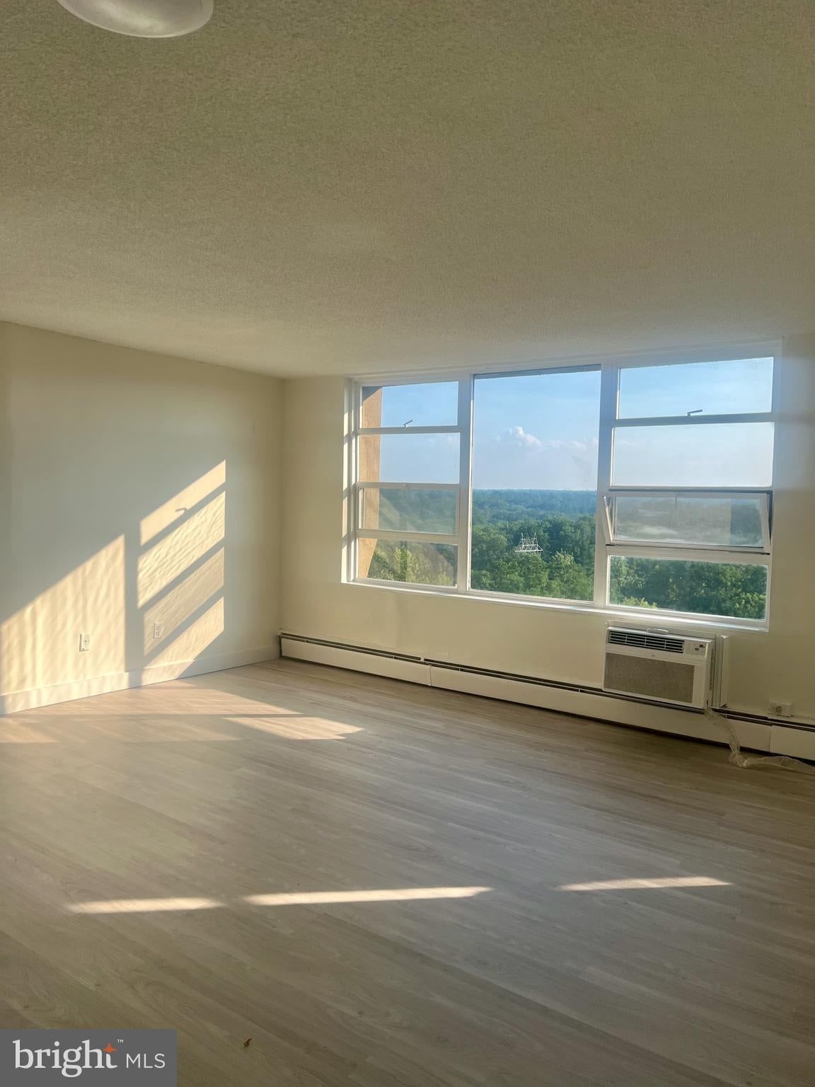 1030 E LANCASTER AVENUE #1019 photograph