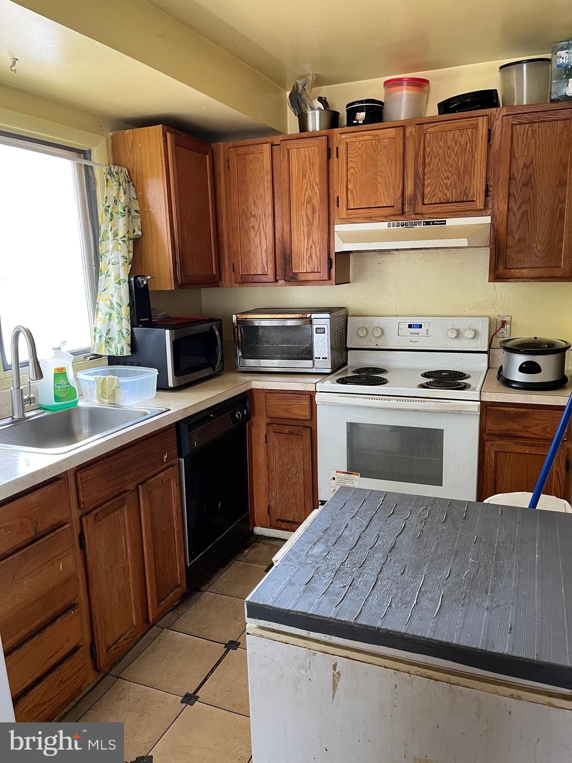 1426 BYWOOD AVENUE photograph