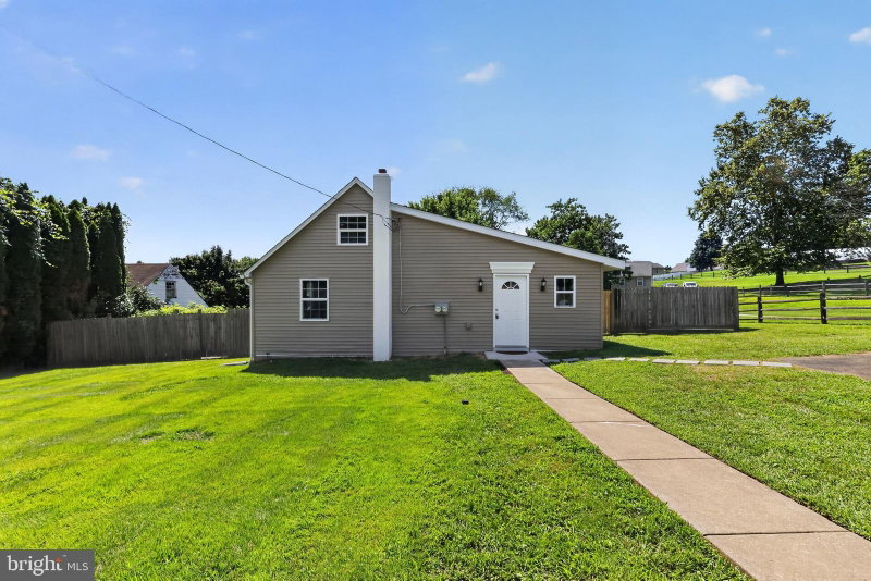 4012 GREENWOOD AVENUE