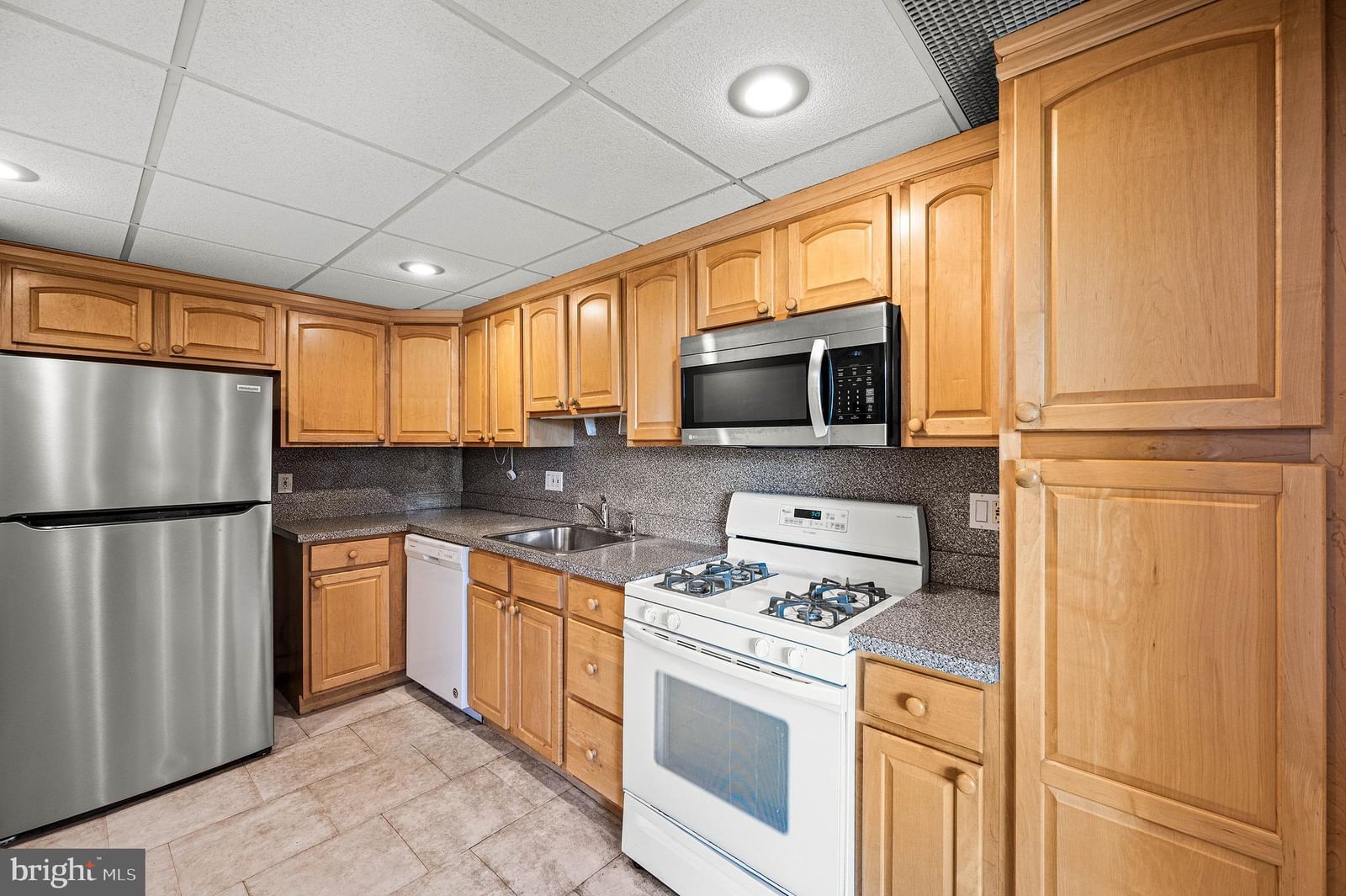 801 YALE AVENUE #1009 photograph
