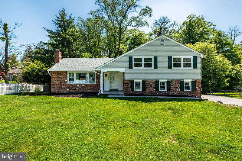 1390 PAXON PLACE