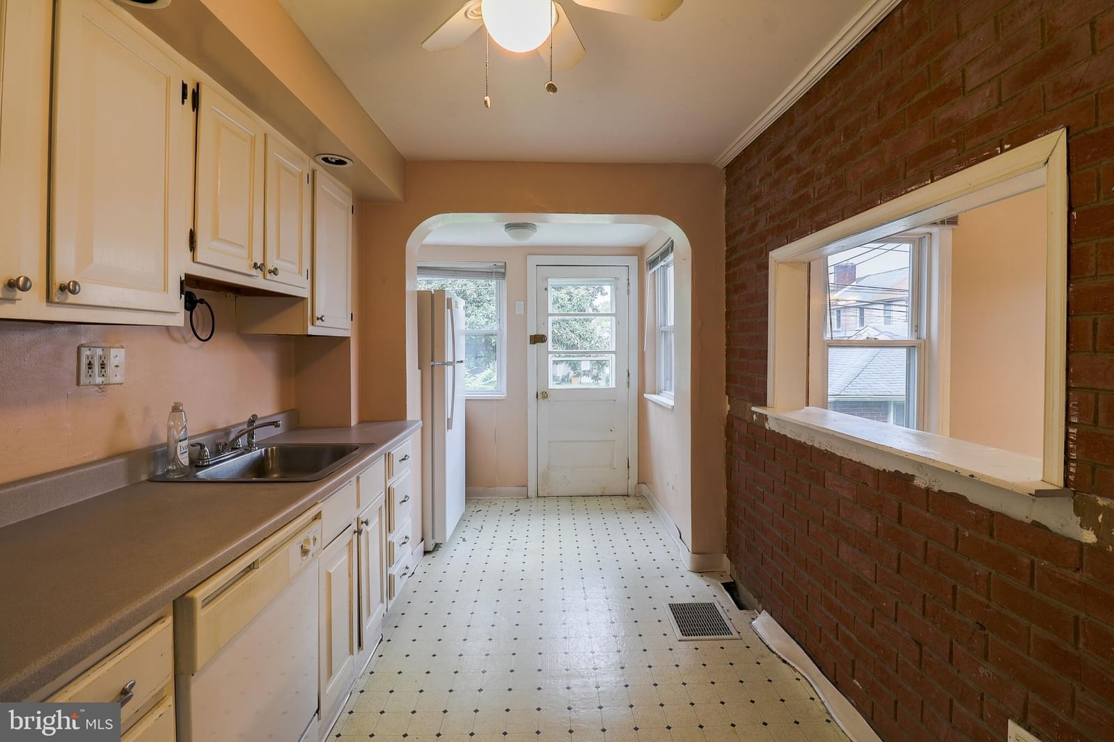 551 JANSEN AVE, ESSINGTON 19029, PA