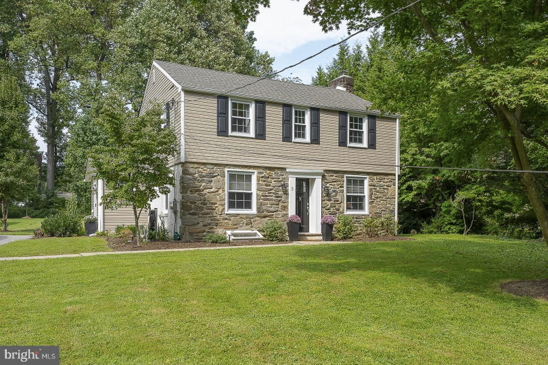 5 WATERVILLE ROAD