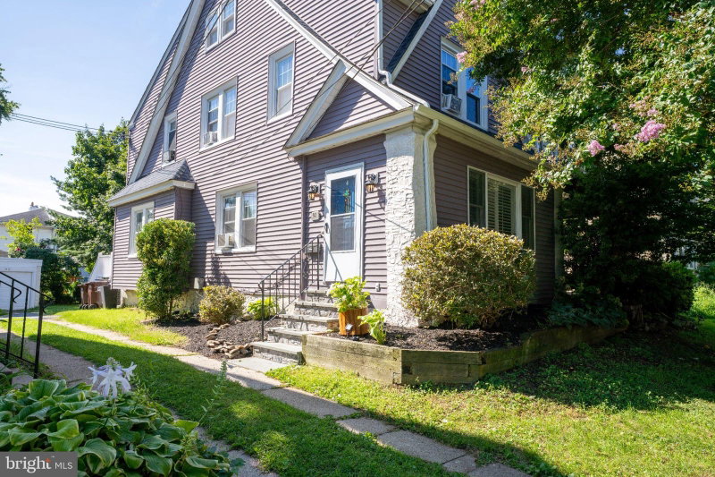 92 PLUMSTEAD AVENUE