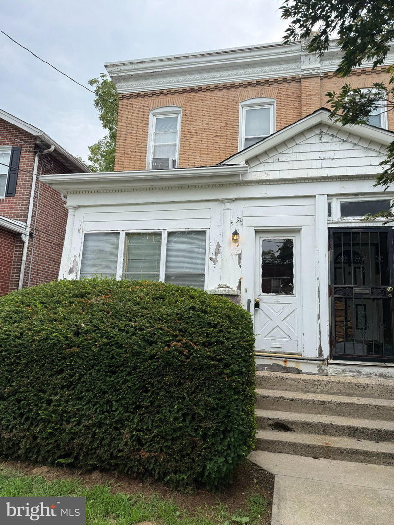 415 CLIFTON AVENUE