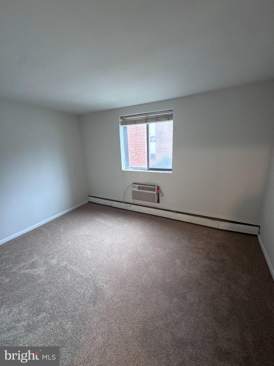 100 E GLENOLDEN AVENUE #B-11 photograph