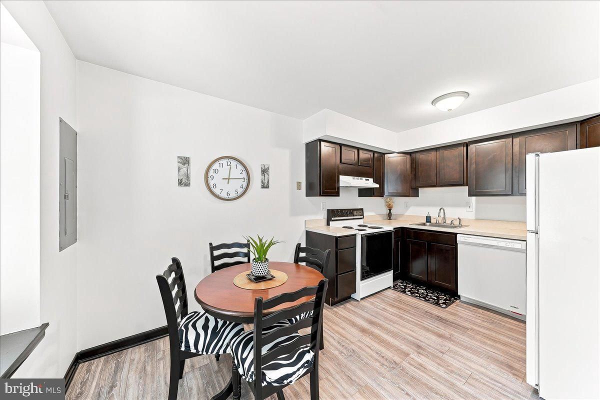 5200 HILLTOP DRIVE #J11 photograph