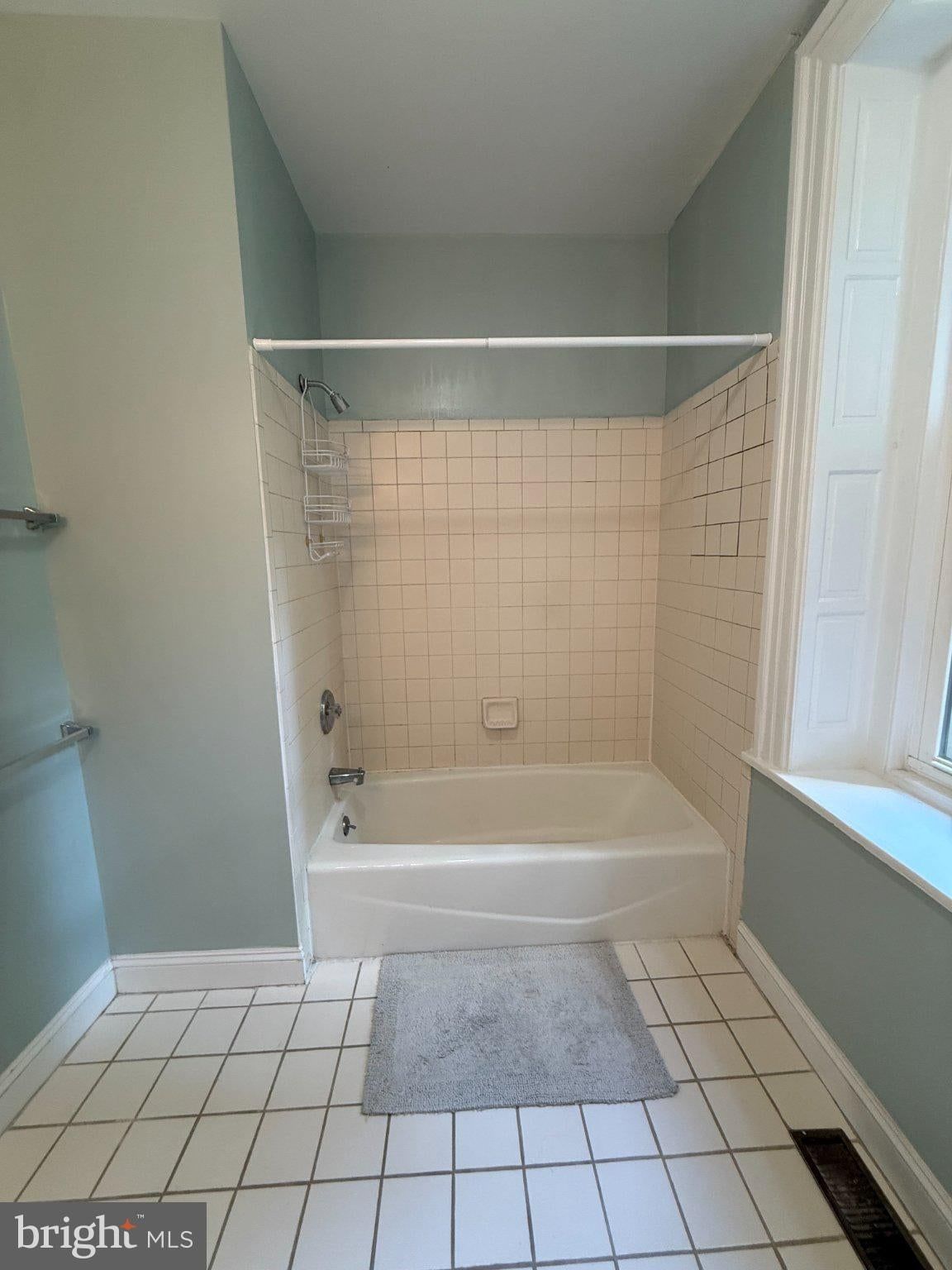 519 WALNUT LANE #1 photograph