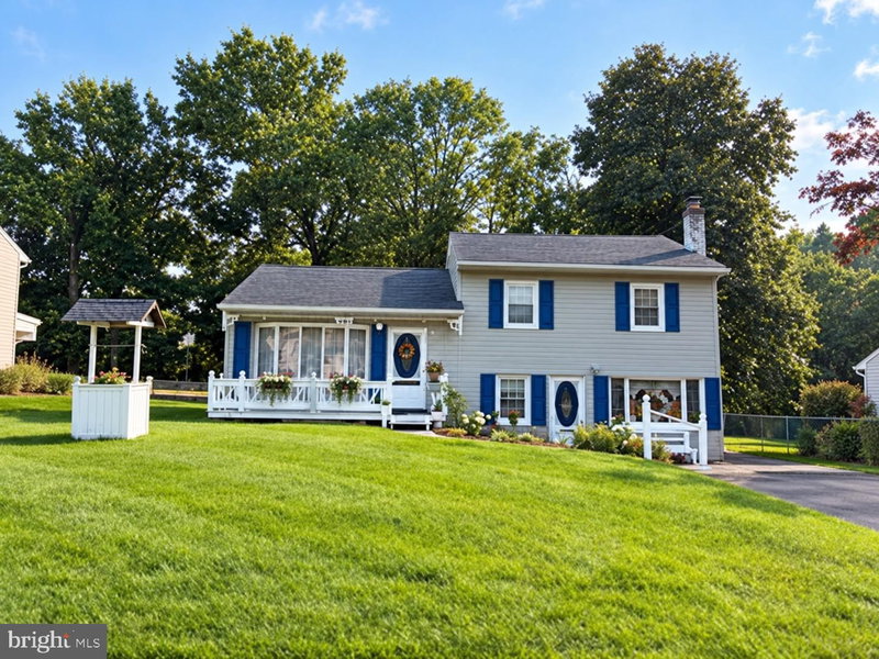 2483 HELMS MANOR