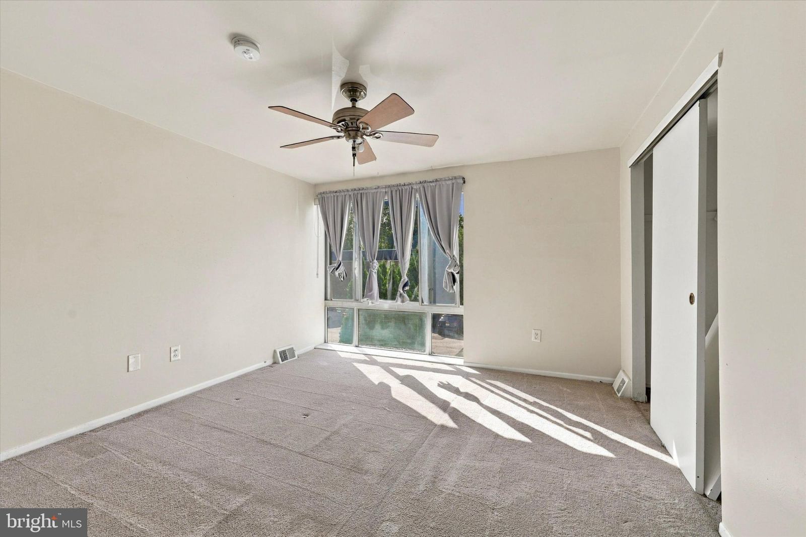 100 E GLENOLDEN AVENUE T-9 AVENUE #T-9 photograph