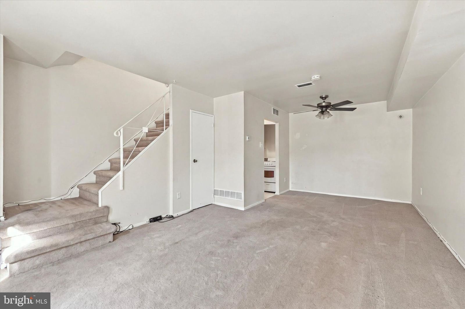 100 E GLENOLDEN AVENUE T-9 AVENUE #T-9 photograph