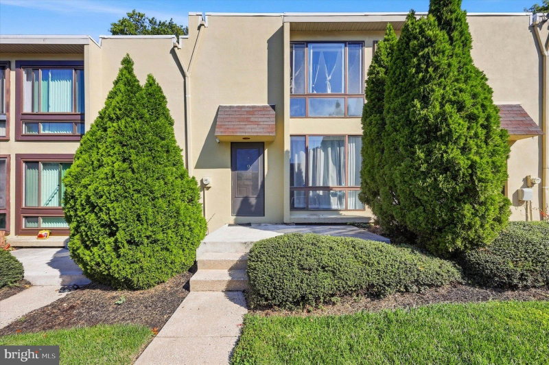 100 GLENOLDEN AVENUE T-9 AVENUE Unit T-9