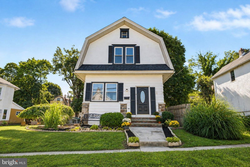 39 CLOVERDALE AVENUE