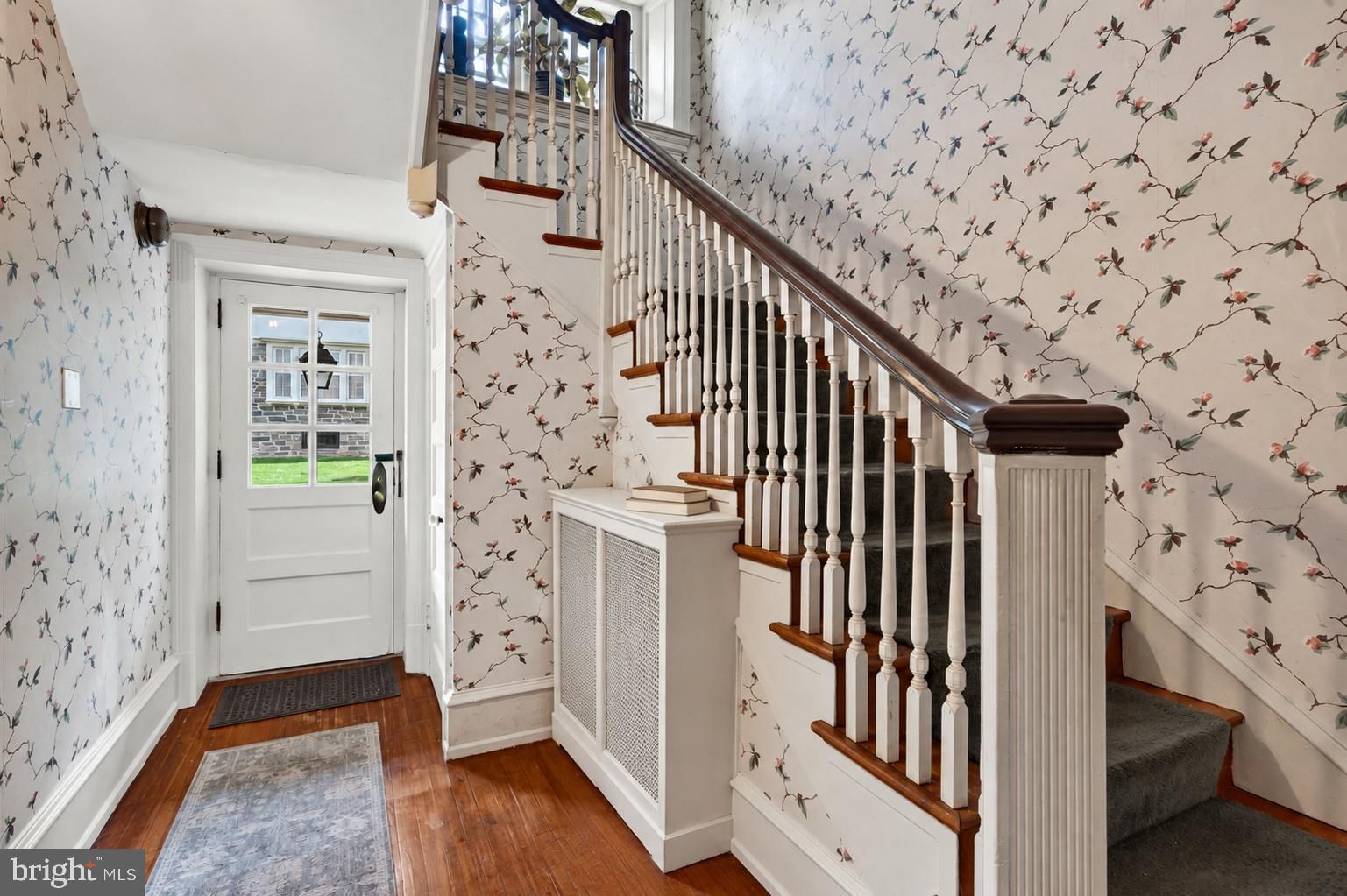 118 MONTROSE AVENUE #C photograph