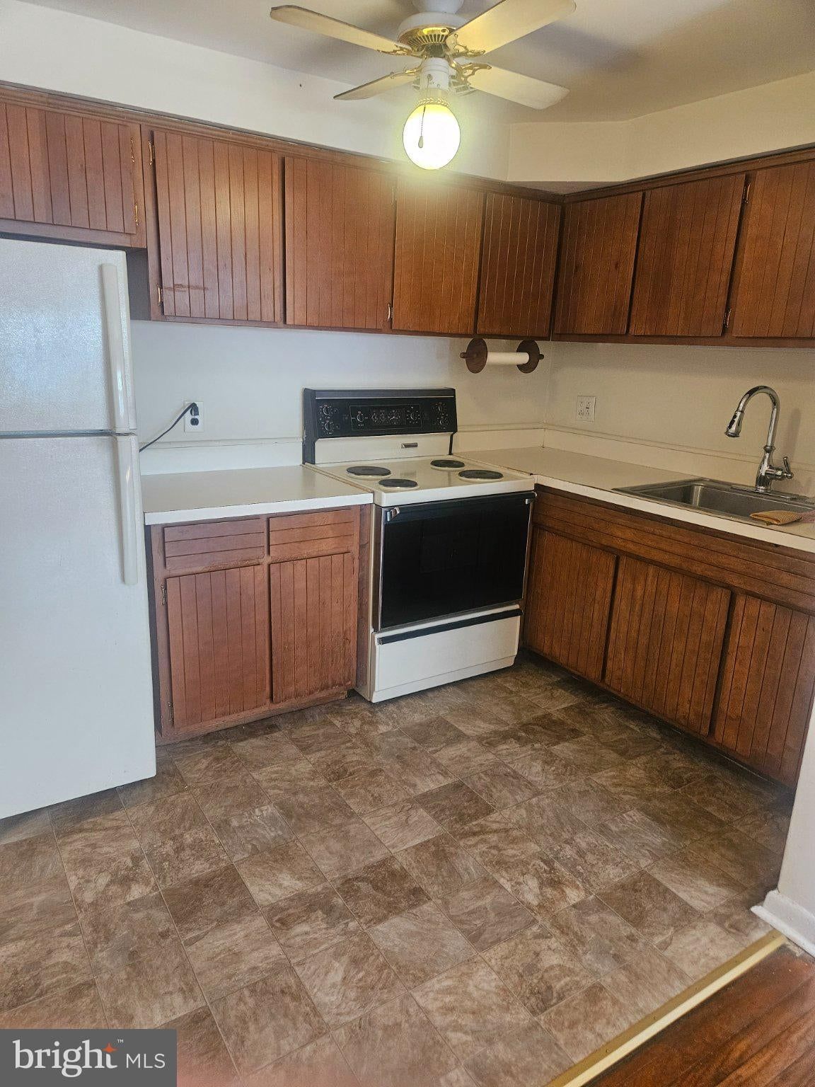 107 RUTGERS AVENUE #F-2 photograph