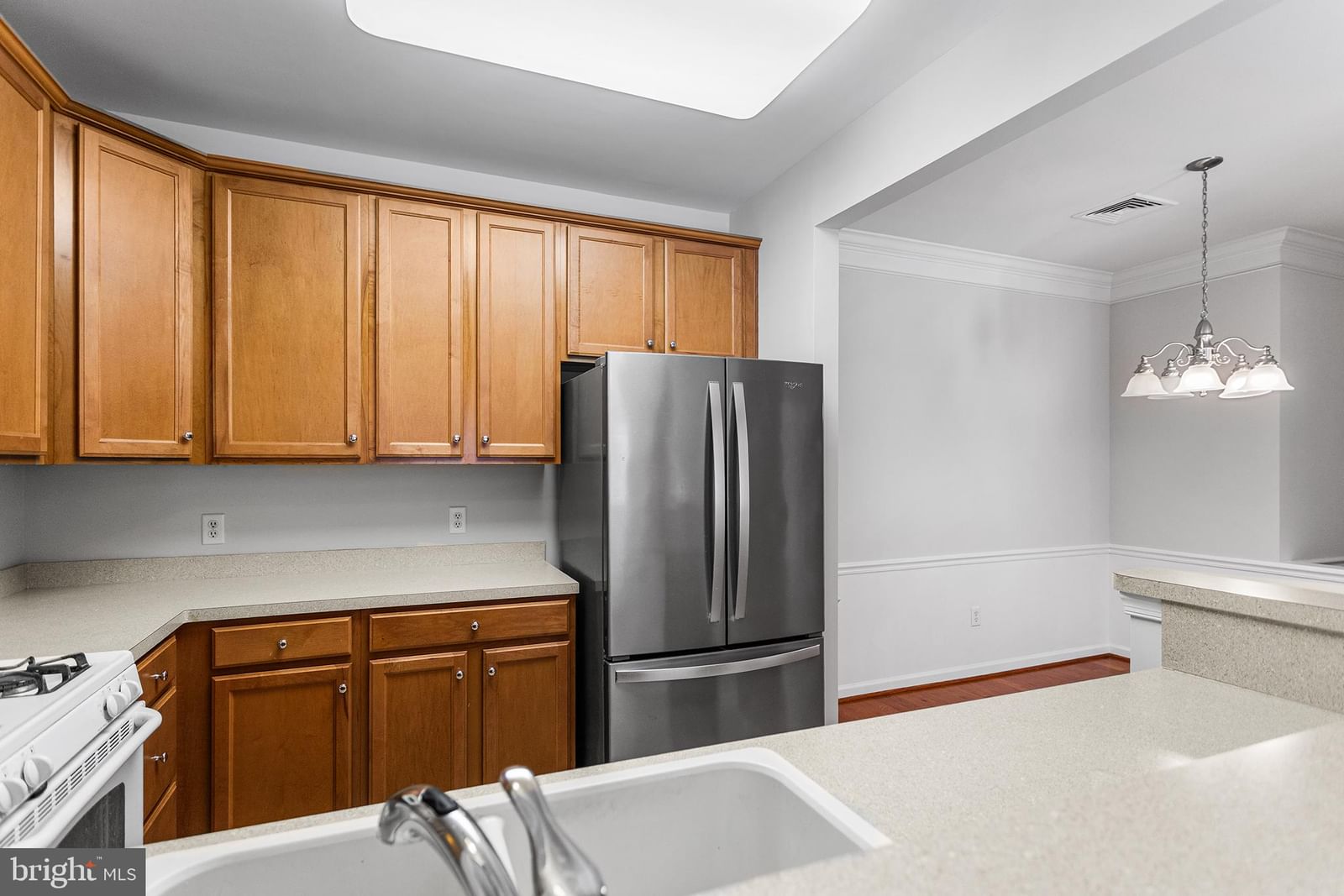 124 CREEKSIDE DRIVE #8 photograph