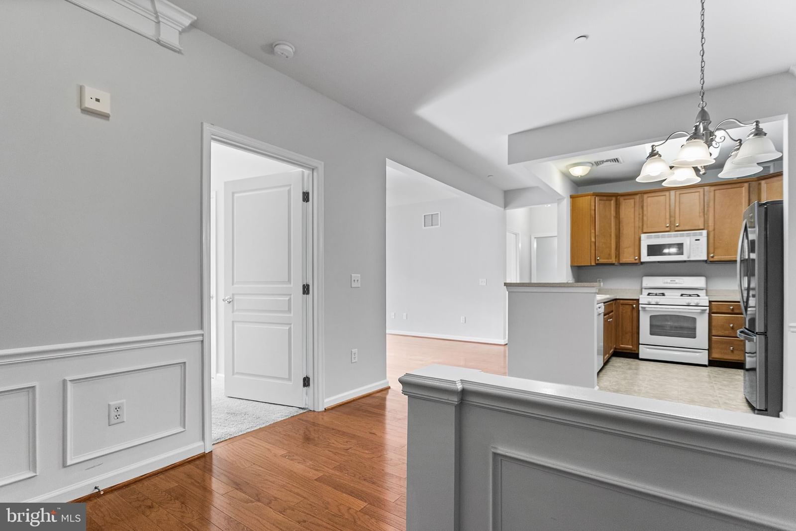 124 CREEKSIDE DRIVE #8 photograph