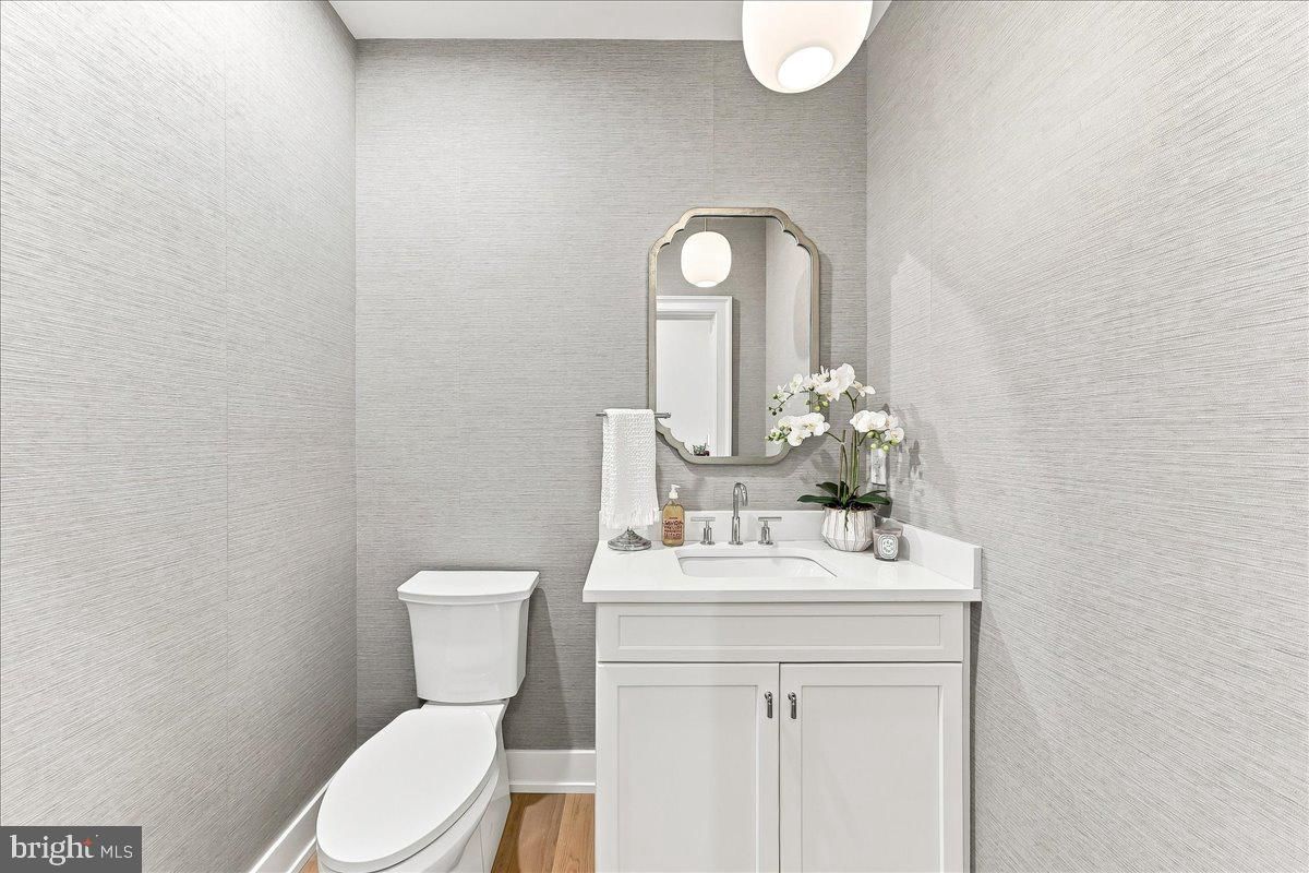 110 PARK AVENUE #460 photograph