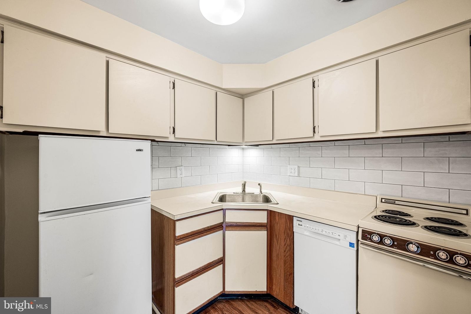 107 RUTGERS AVENUE #A-2 photograph