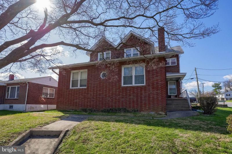 1694, 1696, 169 COLUMBIA AVENUE