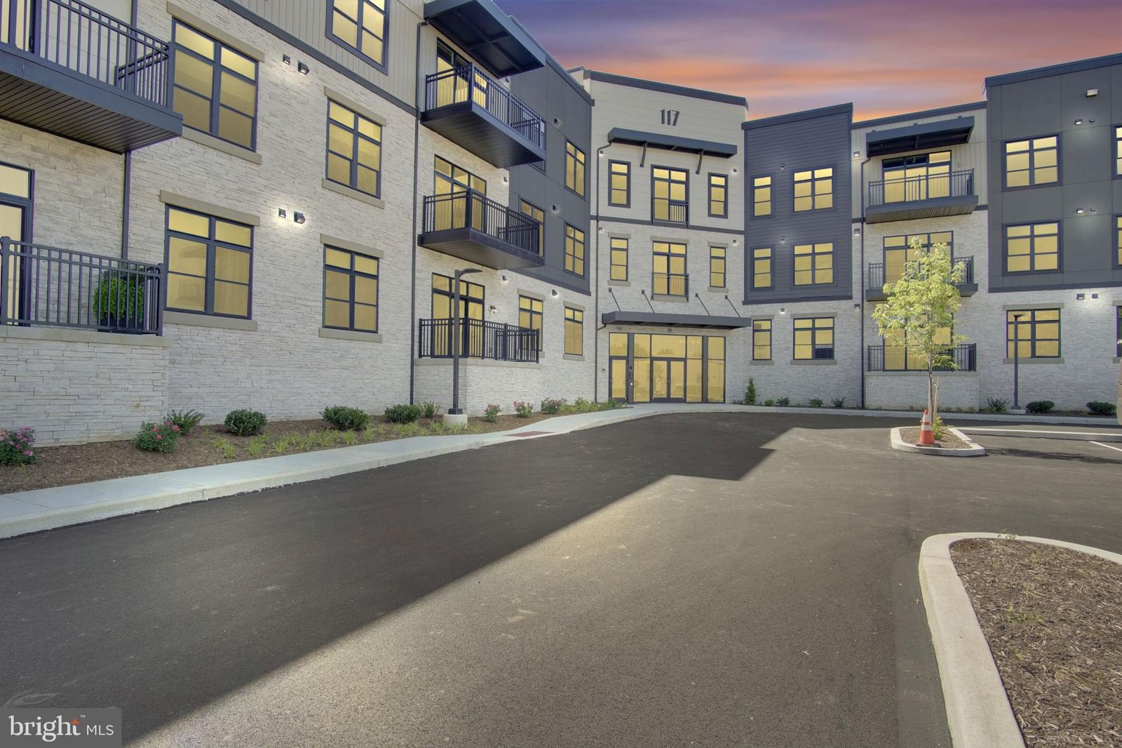 117 BLACKFORD BOULEVARD #210 photograph