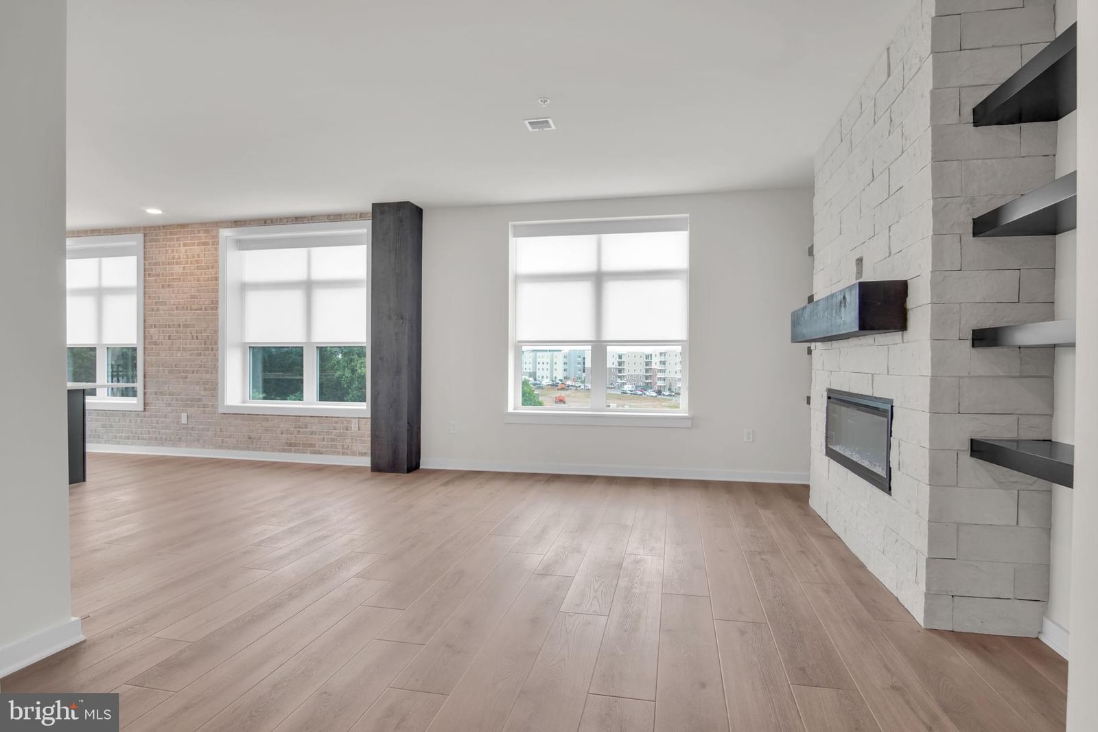 117 BLACKFORD BOULEVARD #304 photograph