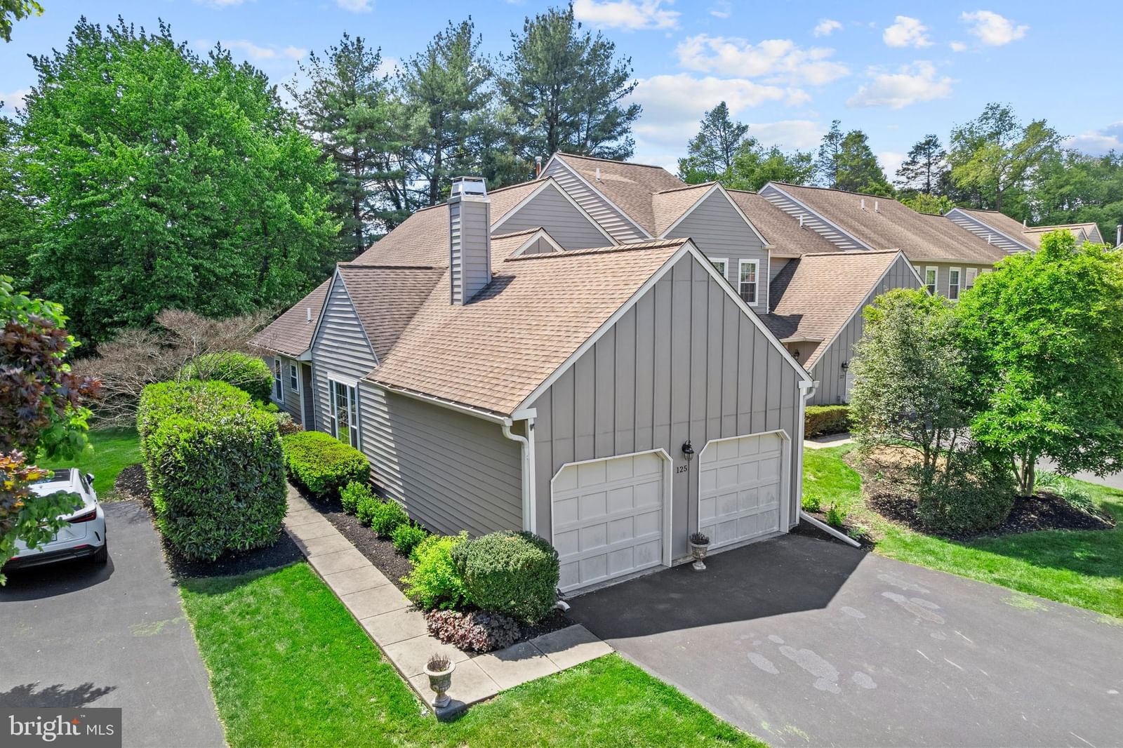 125 EVERGREEN CT, BLUE BELL 19422, PA