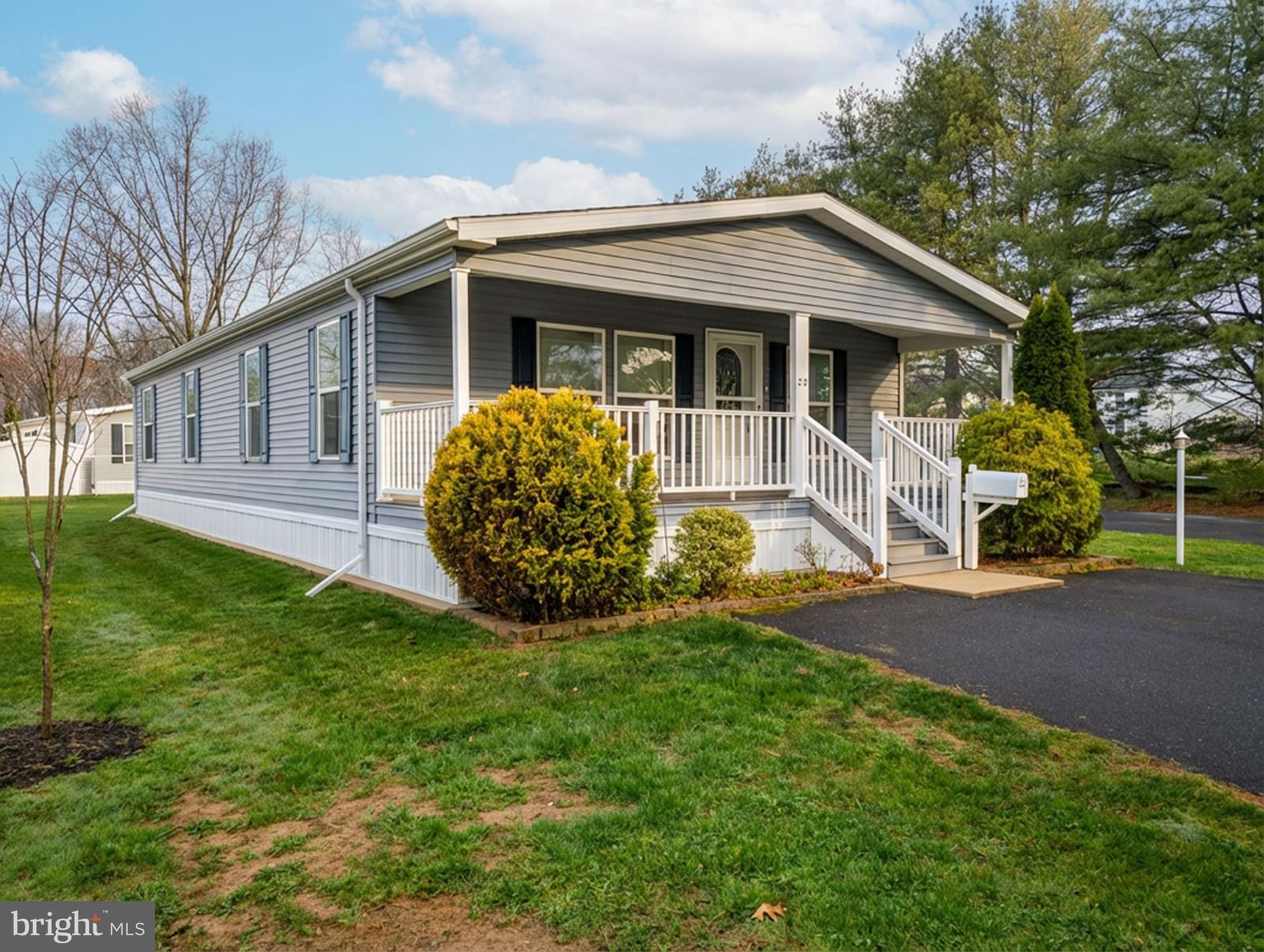 22 HOLIDAY AVE, HATFIELD 19440, PA