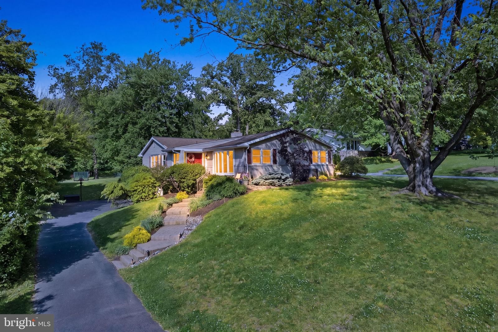 8807 HAWTHORNE LN, WYNDMOOR 19038, PA