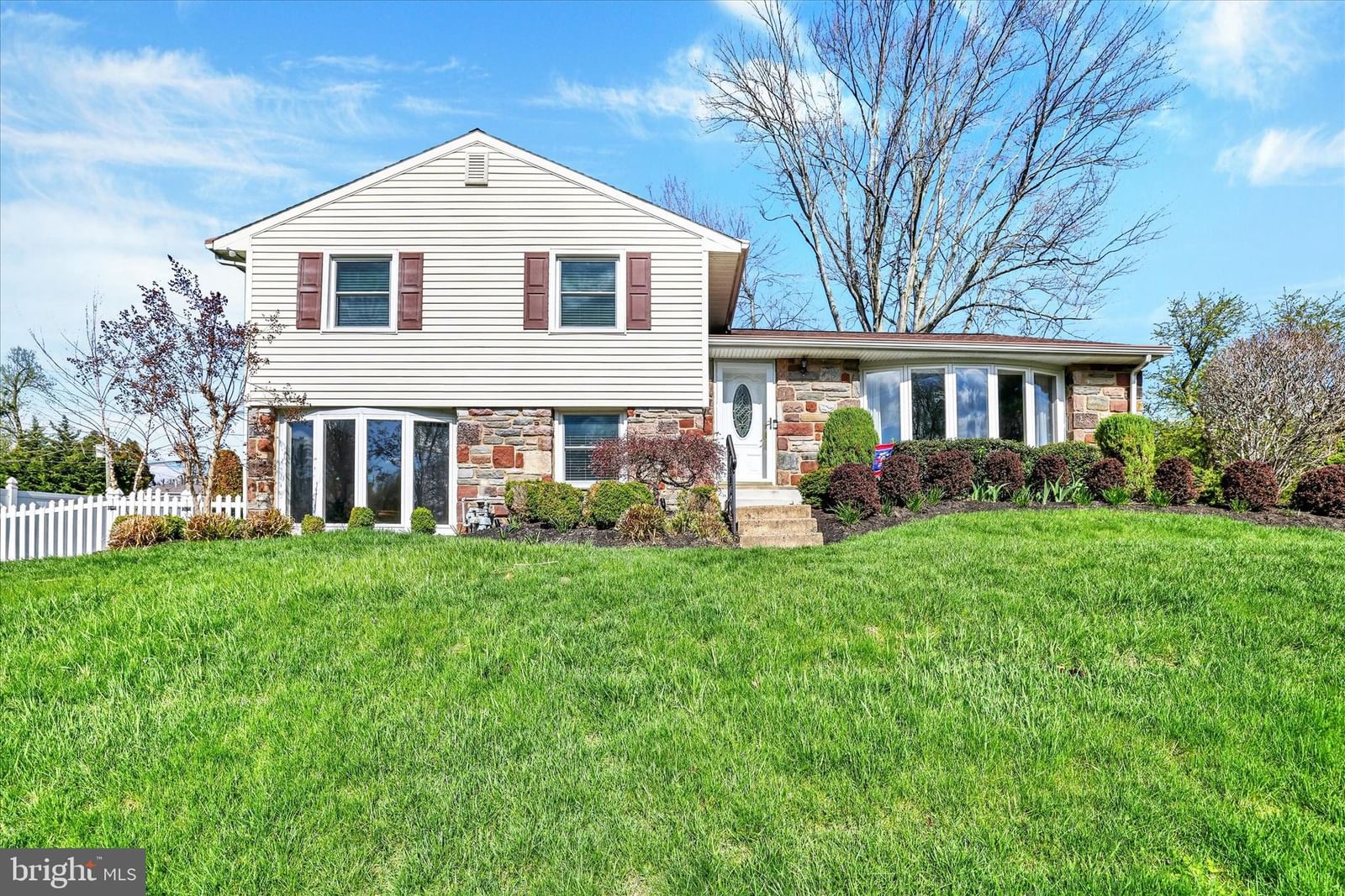 1170 BALLYTORE RD, HUNTINGDON VALLEY 19006, PA