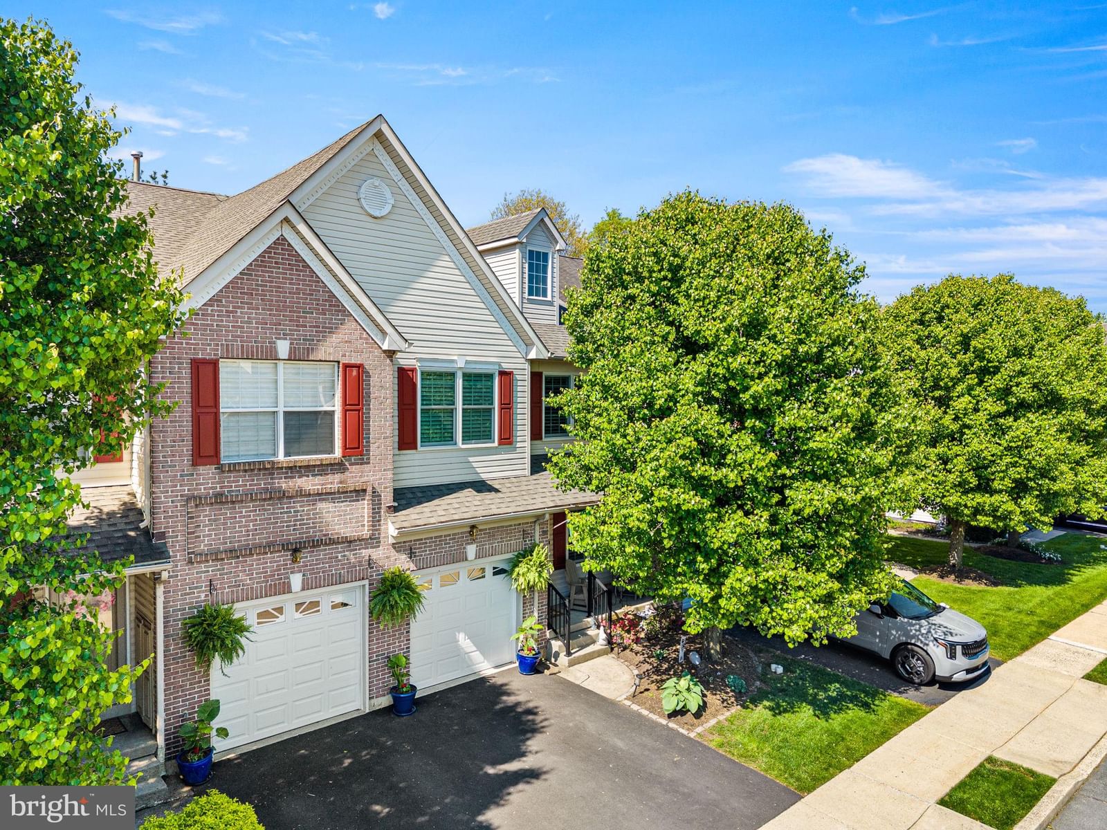 256 LARKSPUR LN, HATFIELD 19440, PA