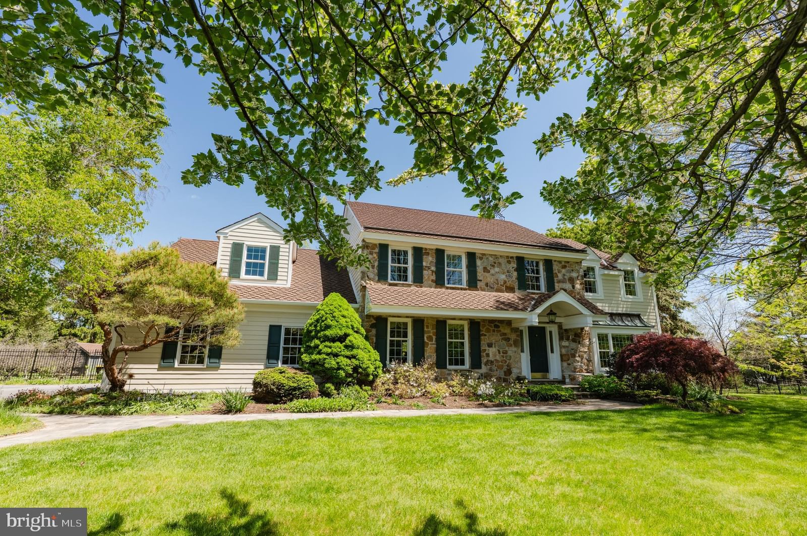 1020 ROSEWOOD DR, BLUE BELL 19422, PA