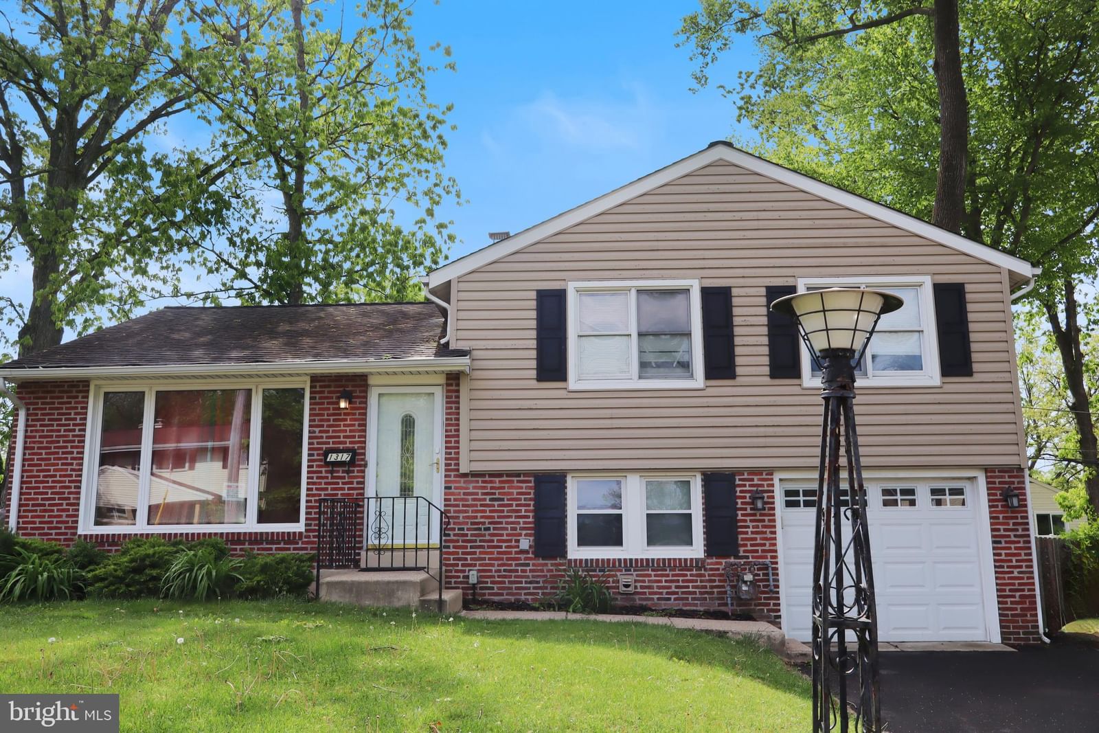 1317 FITZWATERTOWN RD, ABINGTON 19001, PA