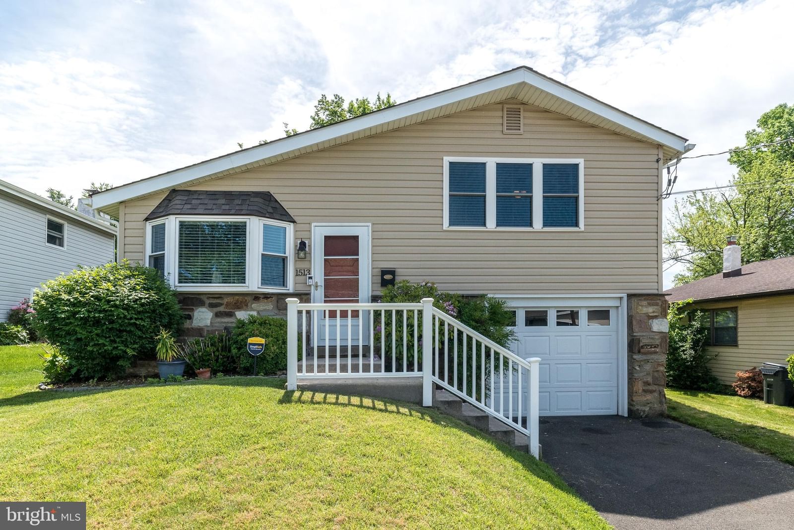 1513 LINDBERGH AVE, ABINGTON 19001, PA