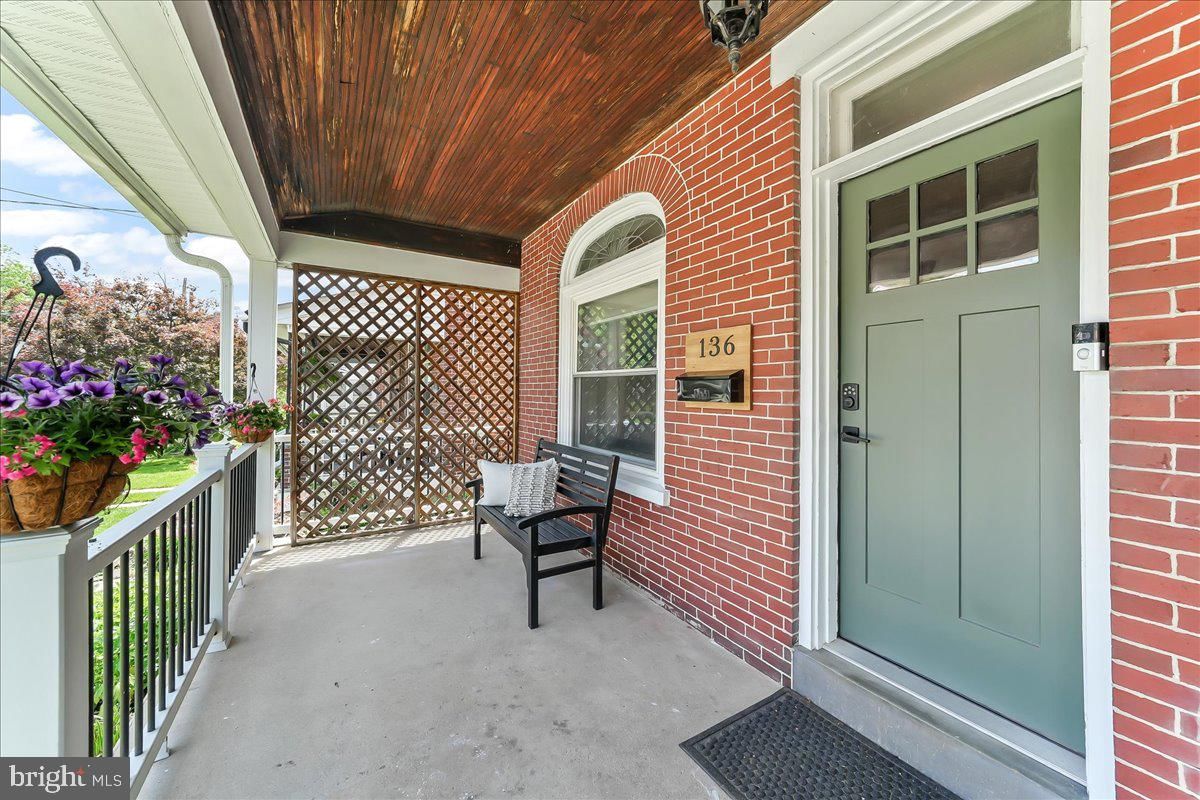 136 WALNUT ST, MONT CLARE 19453, PA