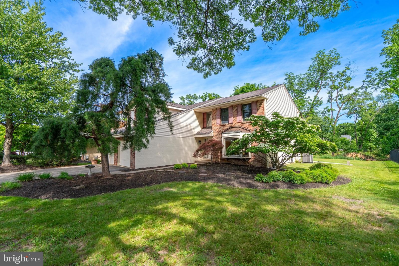 890 VILLAGE CIR, BLUE BELL 19422, PA