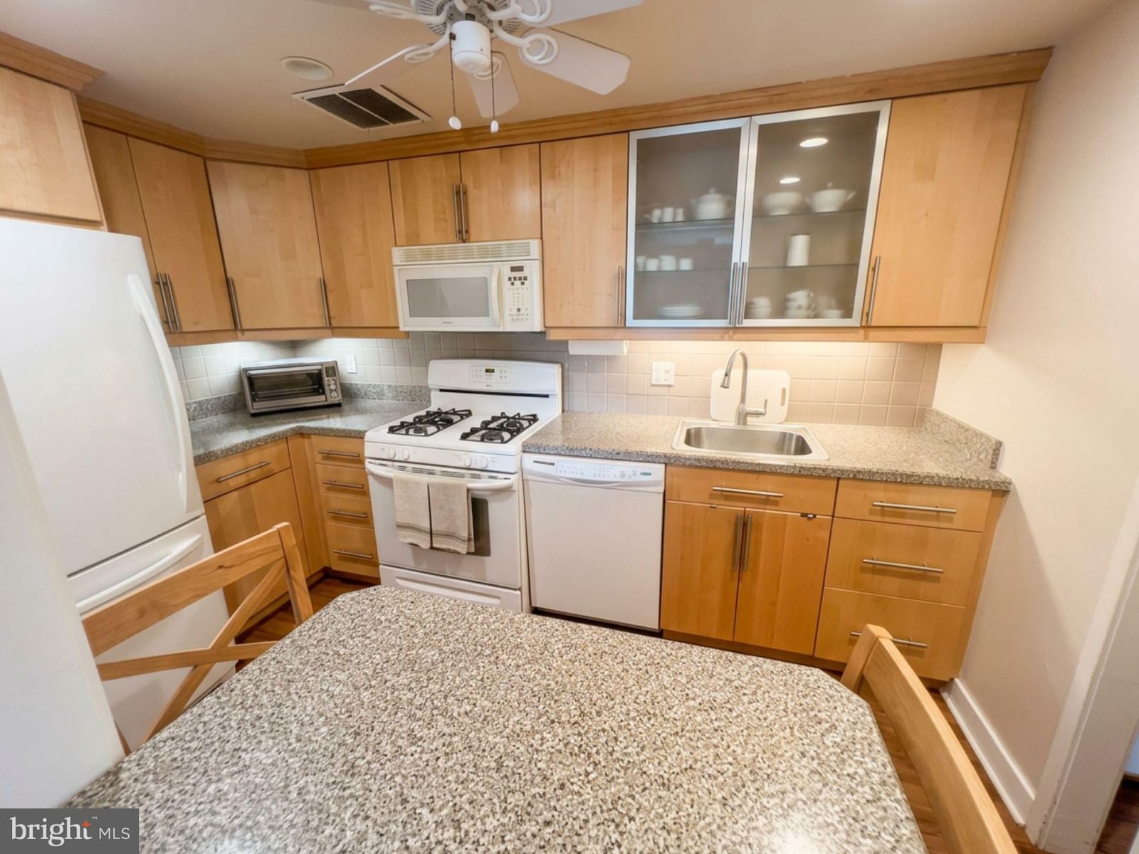 309 FLORENCE AVENUE #205-N photograph