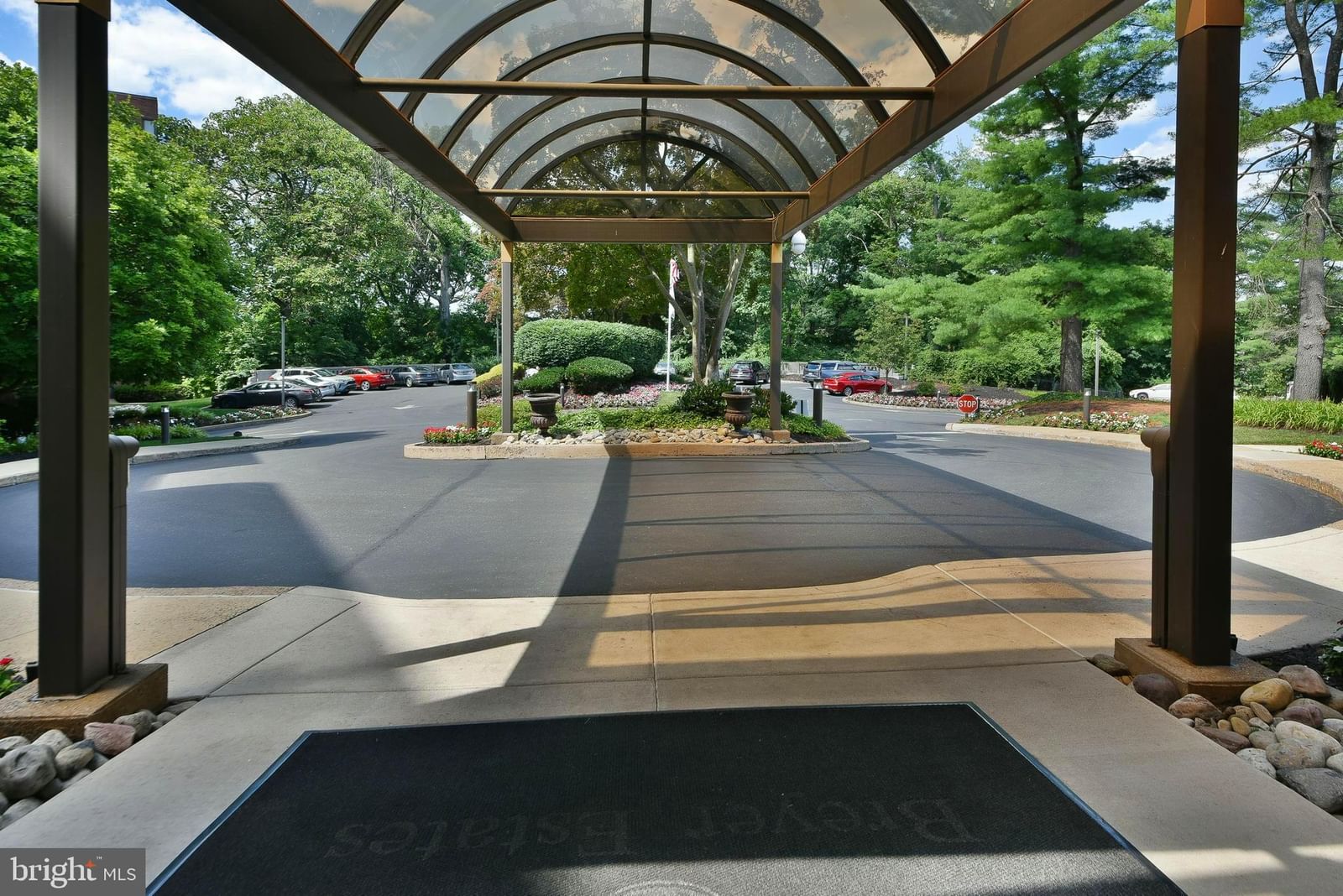 100 BREYER DRIVE #6-C photograph