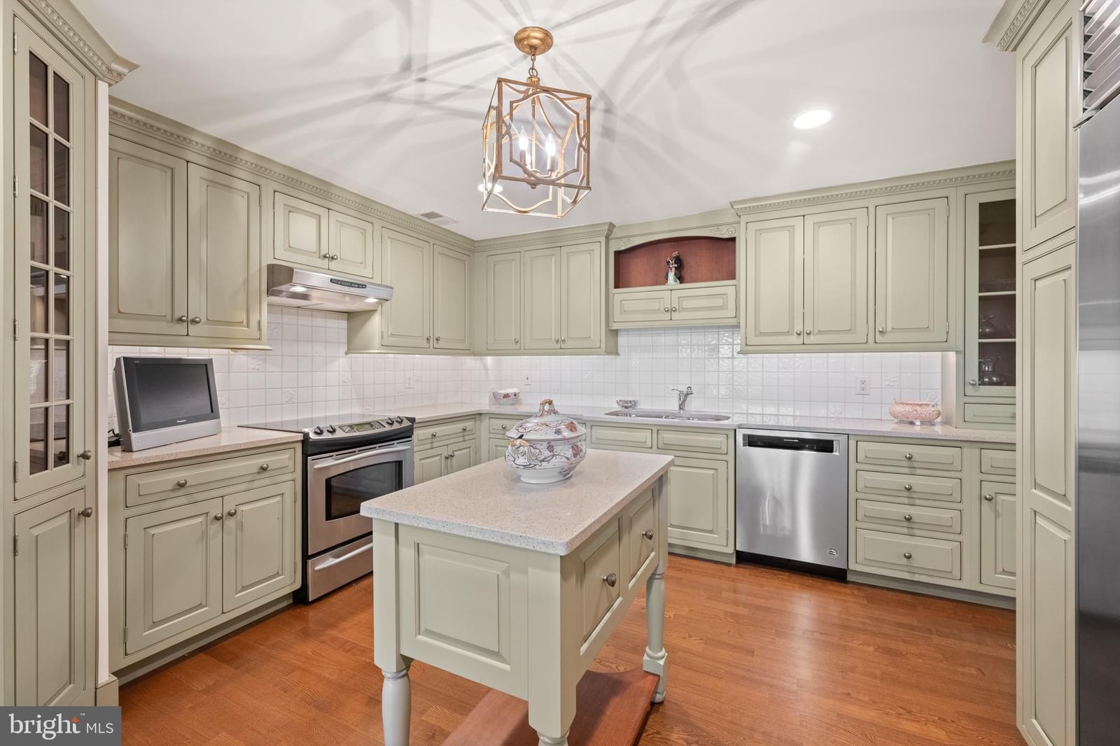 100 GRAYS LN, HAVERFORD 19041, PA