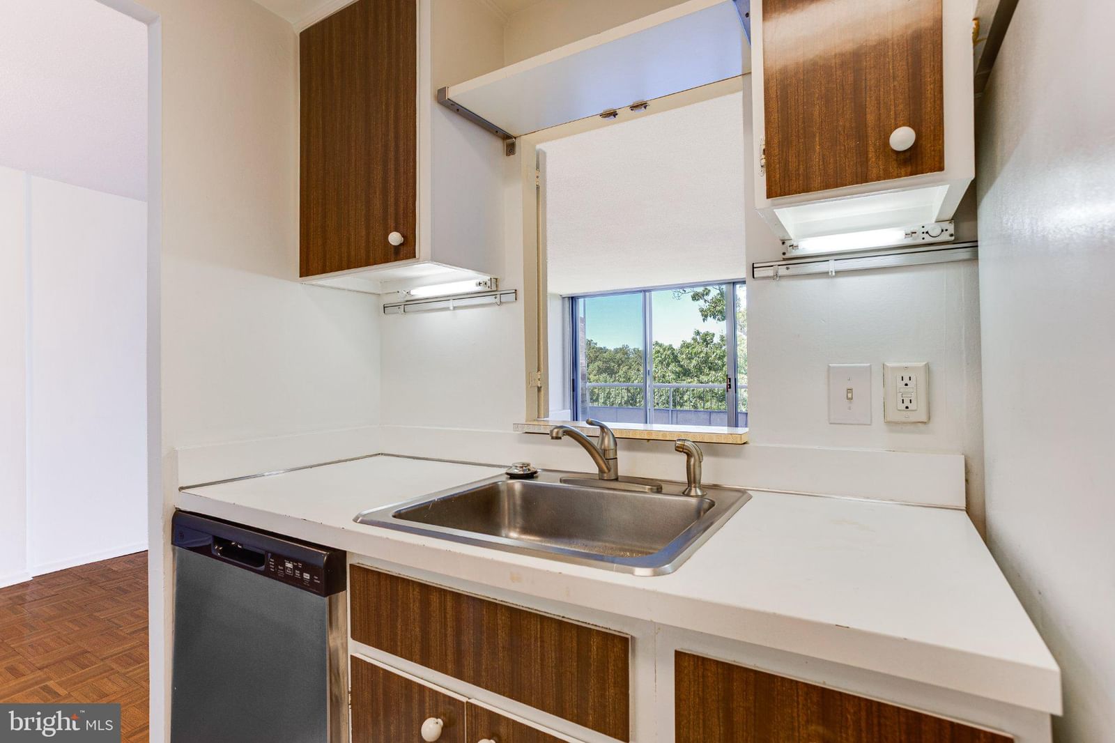 100 WEST AVENUE #618-S photograph