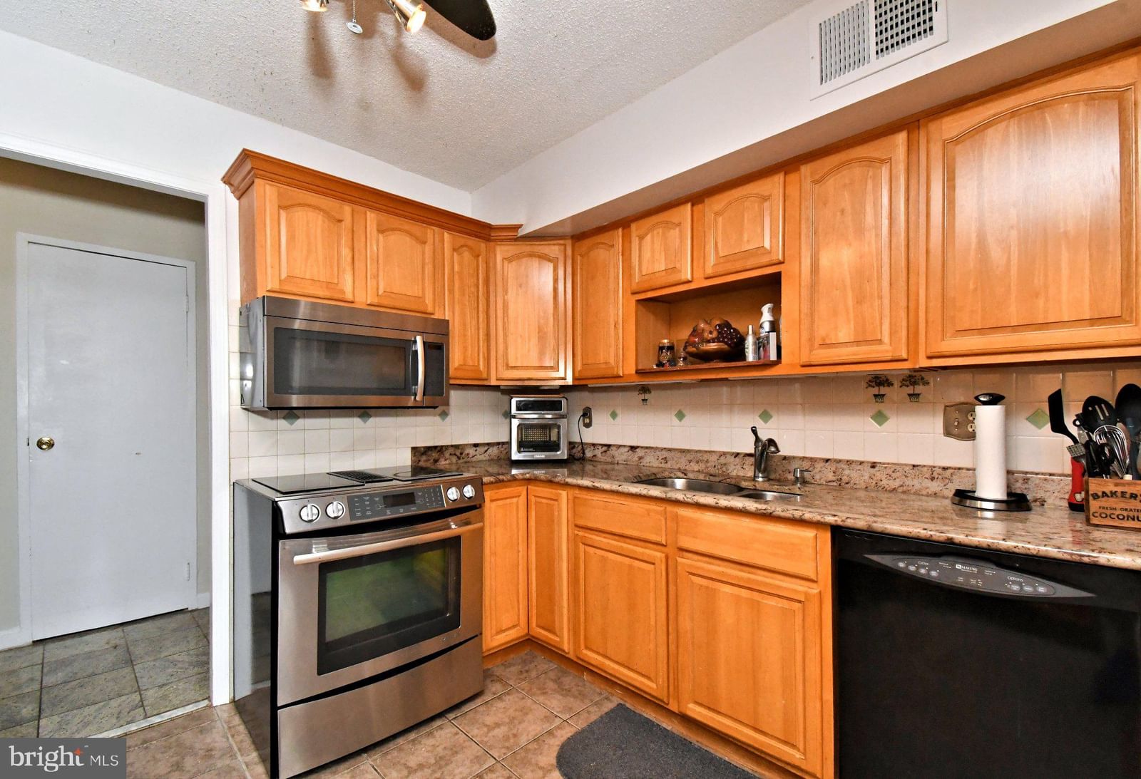 666 W GERMANTOWN PIKE #1813 photograph