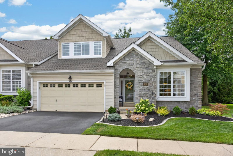 160 LATTICE LANE