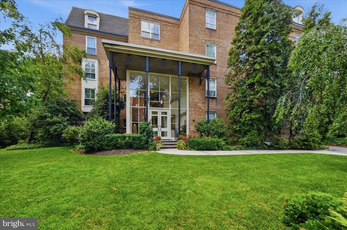 264 W MONTGOMERY AVENUE #304 photograph