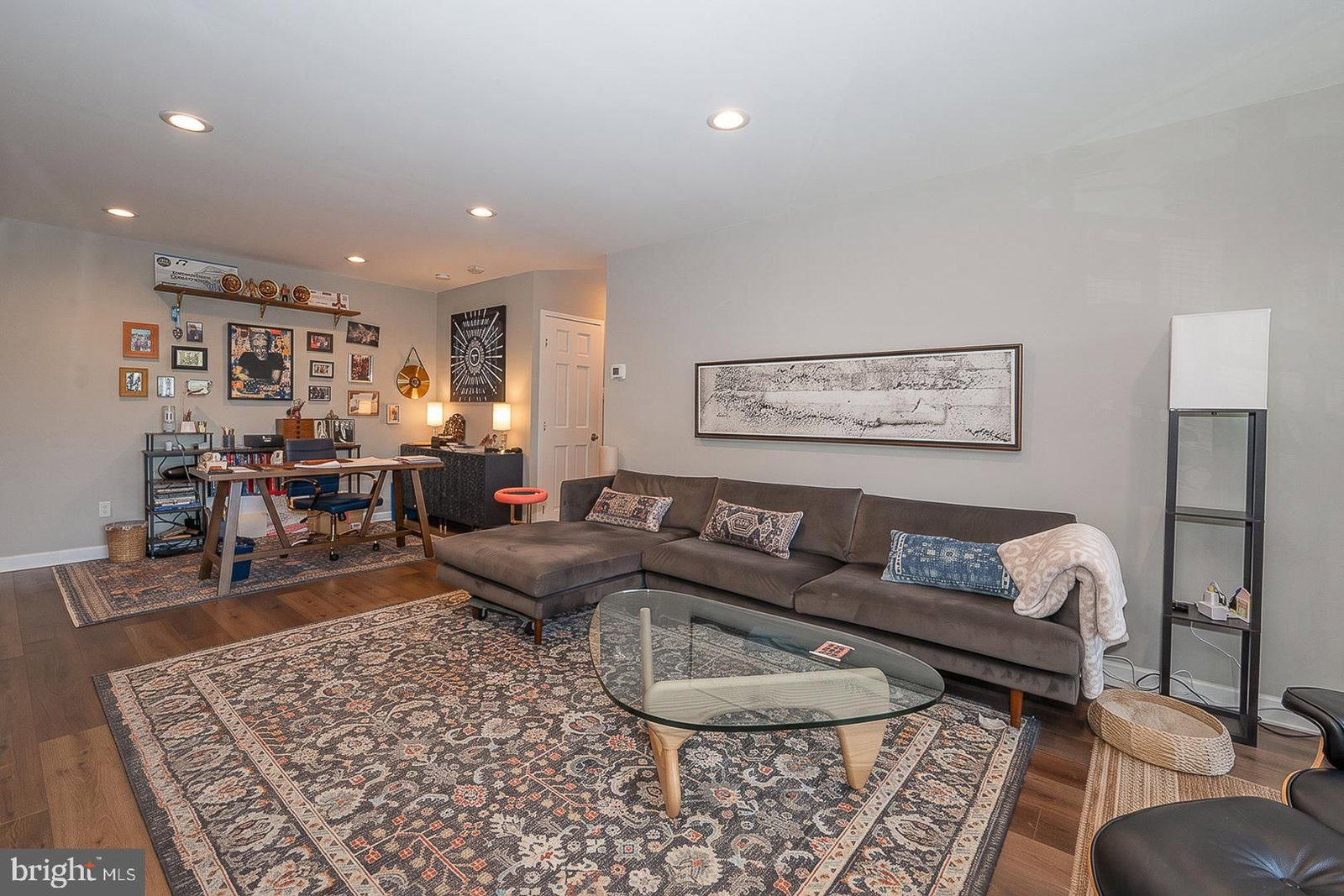 1650 OAKWOOD DRIVE #E221 photograph