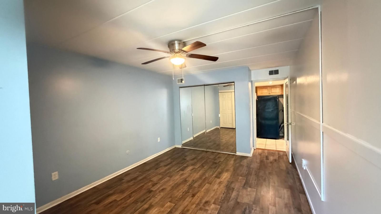 233 TOWNSHIP LINE ROAD #5B photograph