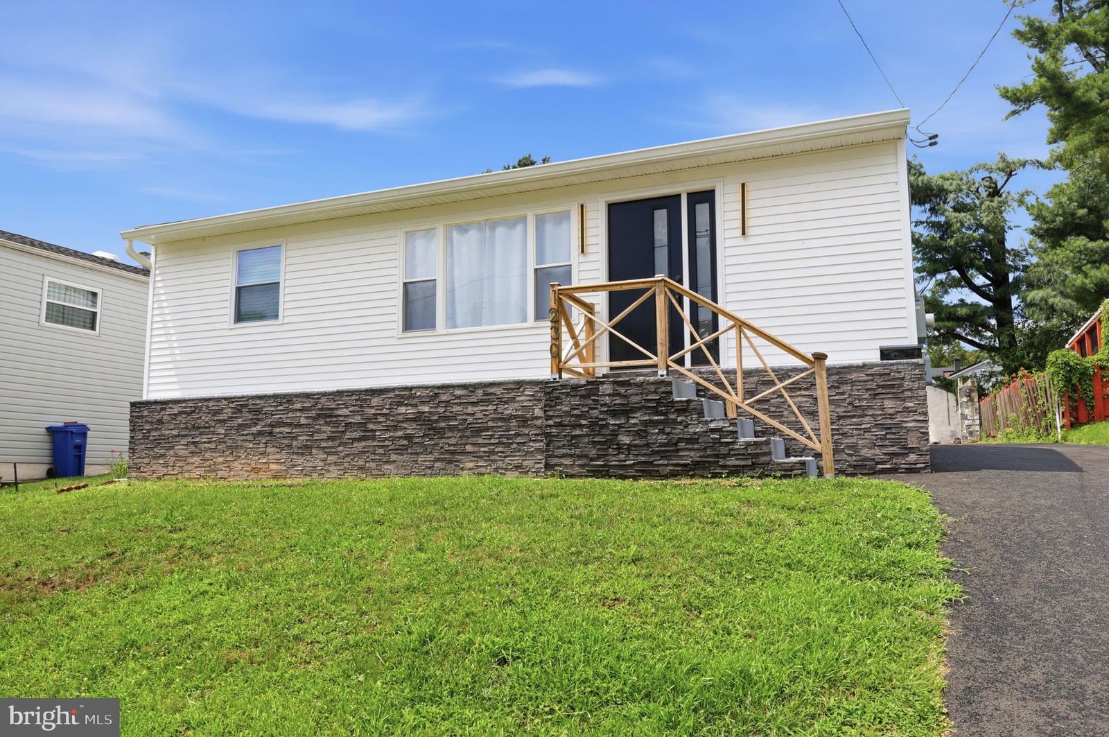 1230 HALL AVE, ABINGTON 19001, PA