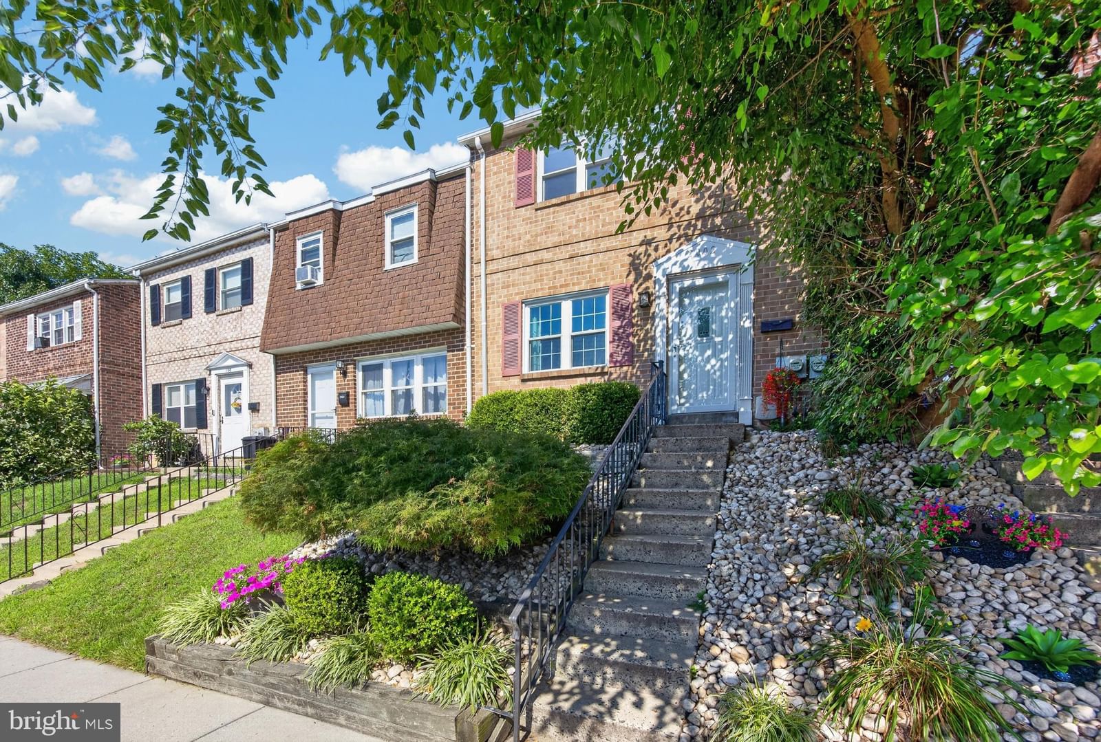 2002 BAYLESS PL, EAGLEVILLE 19403, PA