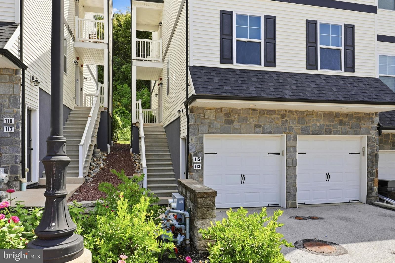 113 COLWELL LANE photograph