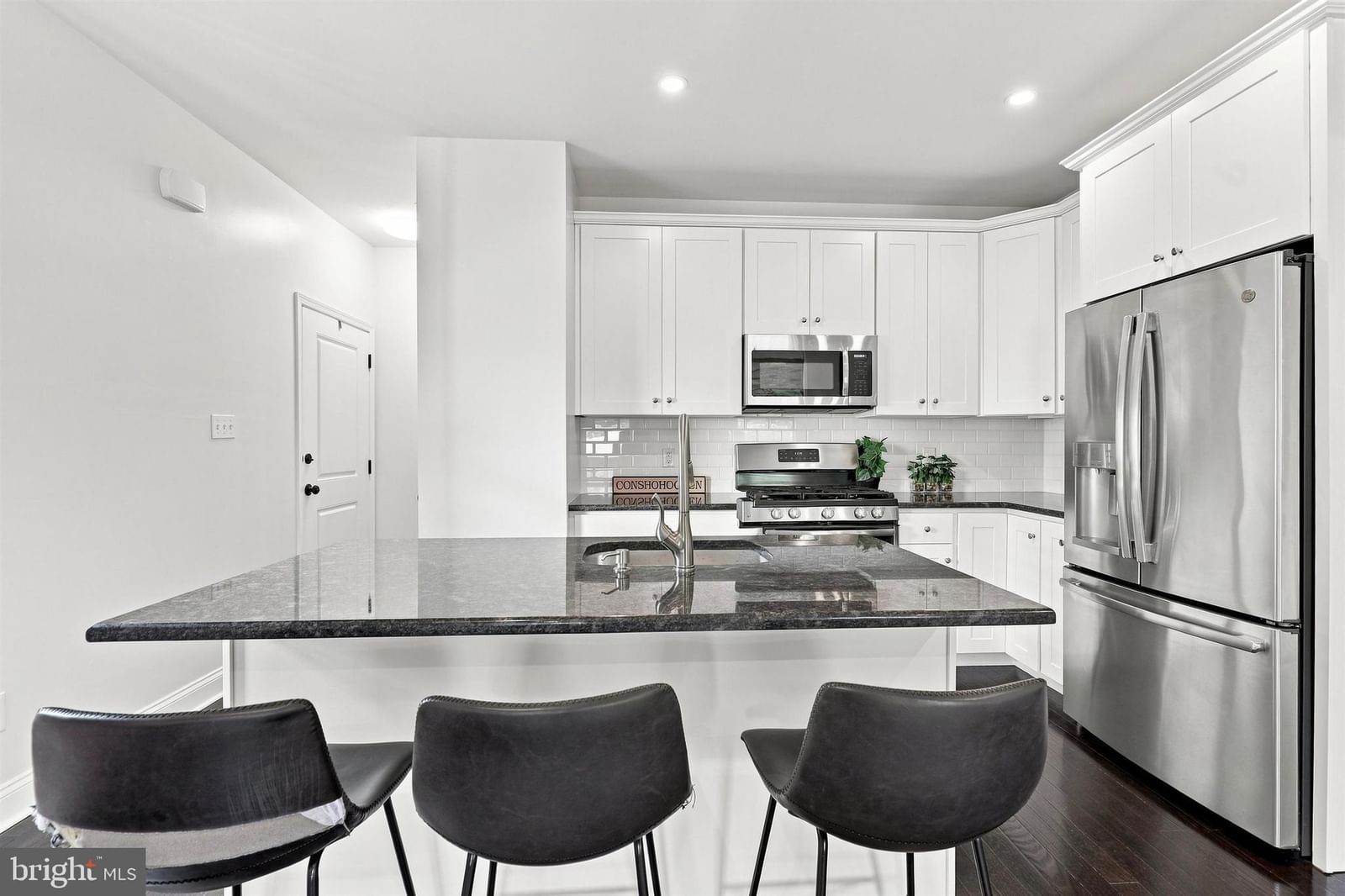113 COLWELL LANE photograph