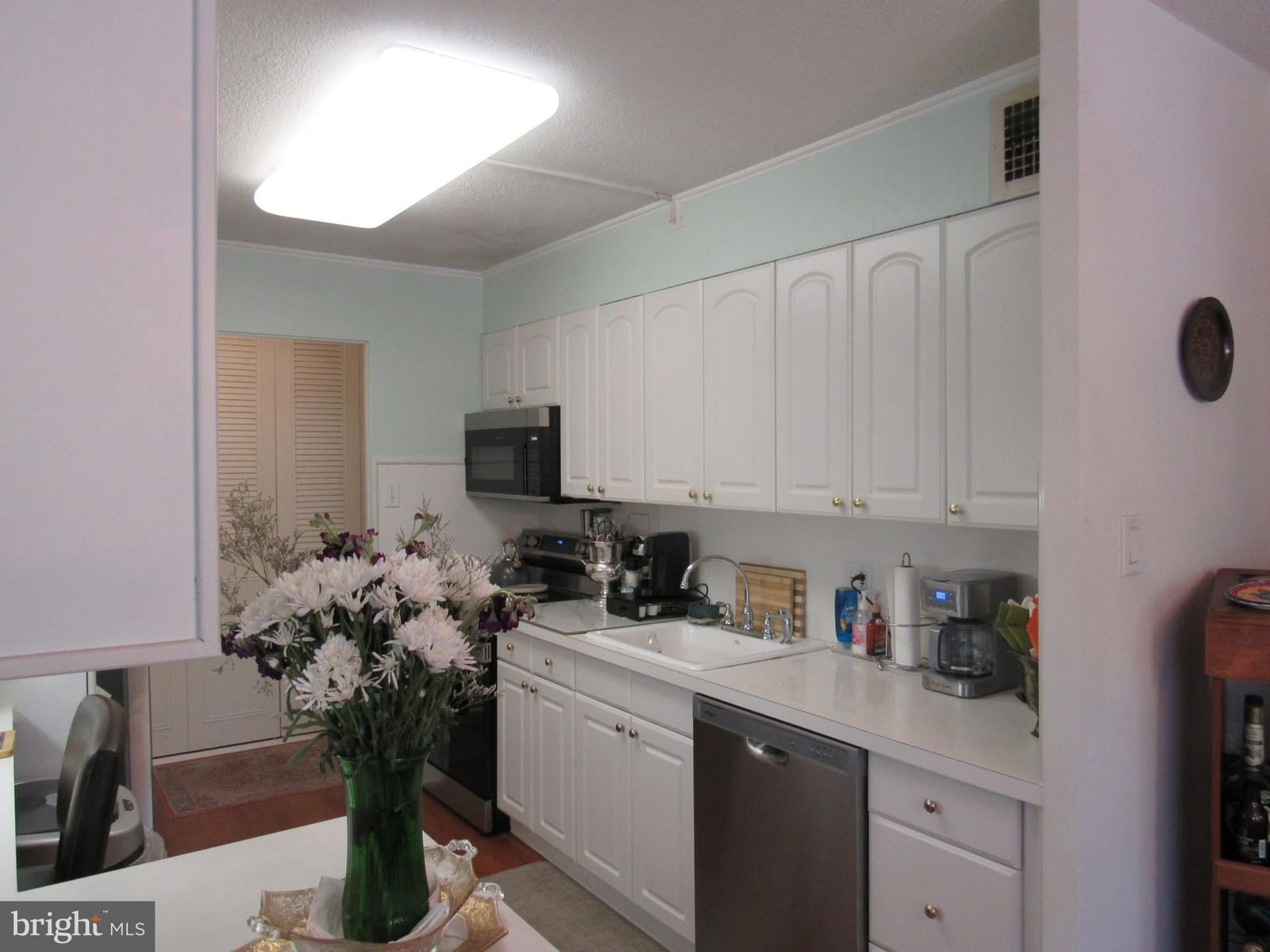 1001 CITY AVENUE #E-209 photograph